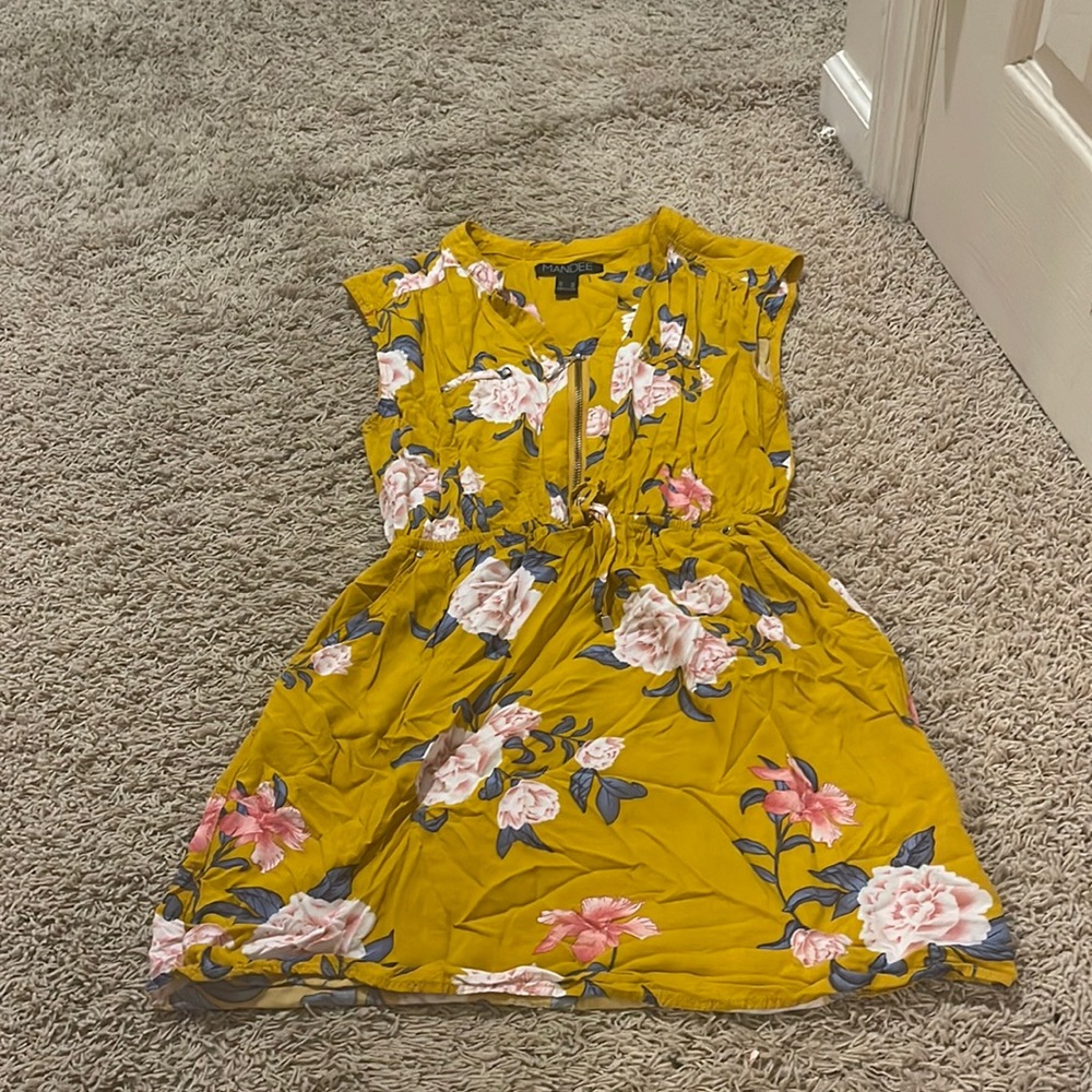 Shot yellow flowery dress